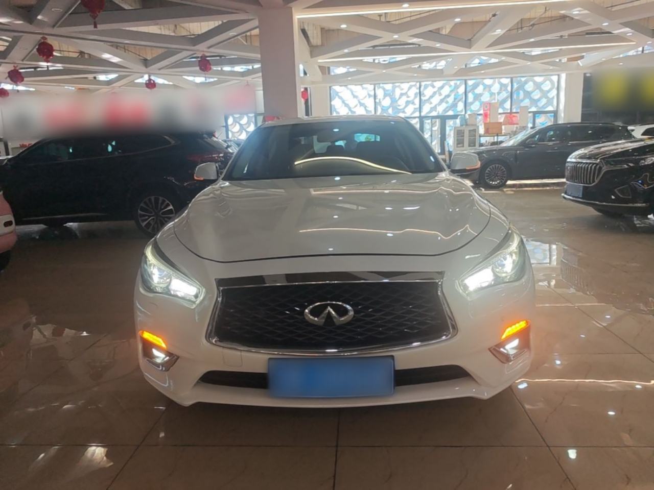 Infiniti Q50L - фото 1