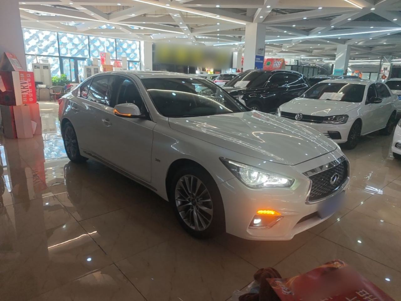 Infiniti Q50L - фото 2