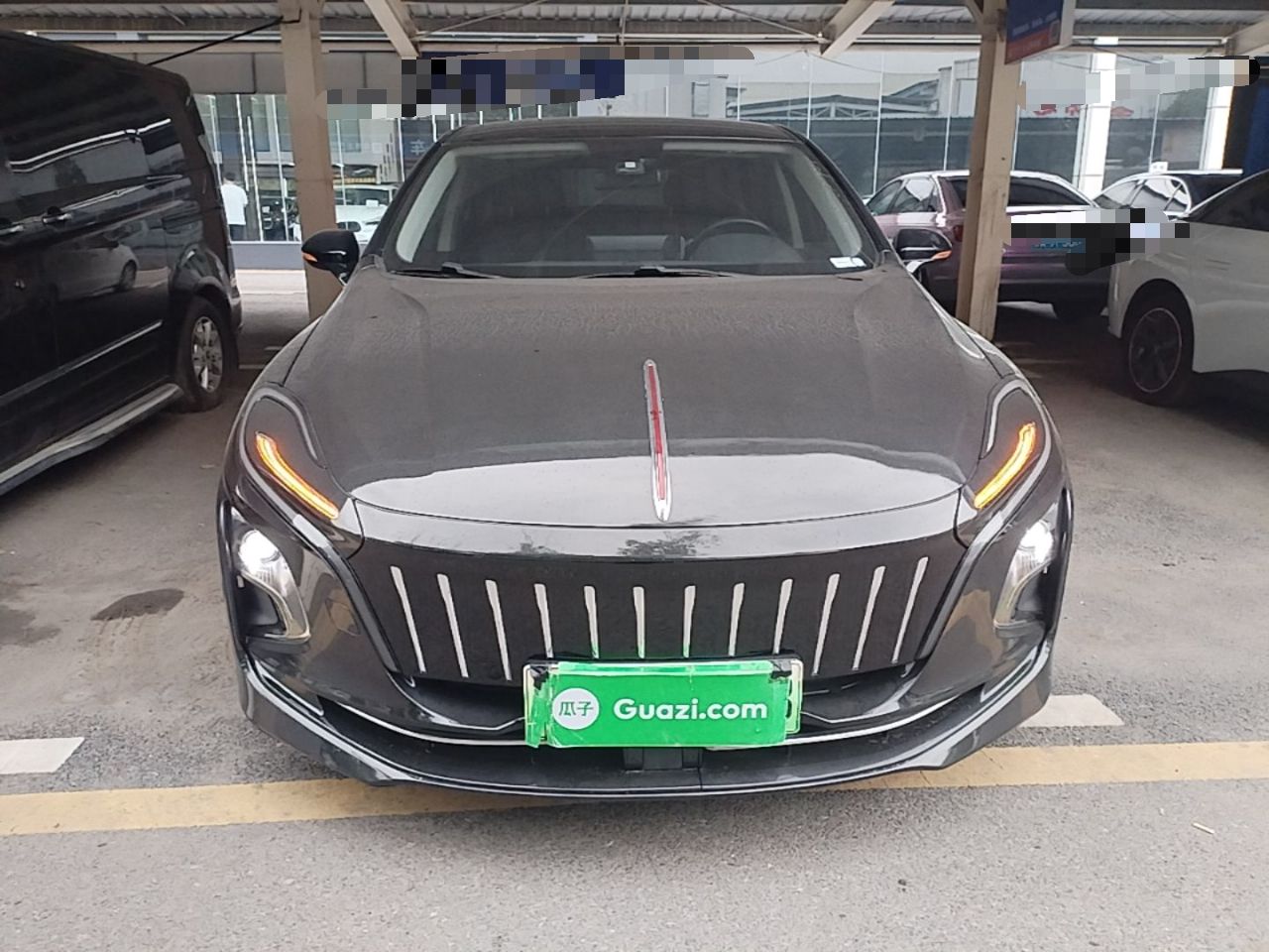 Hongqi E-QM5 - фото 1