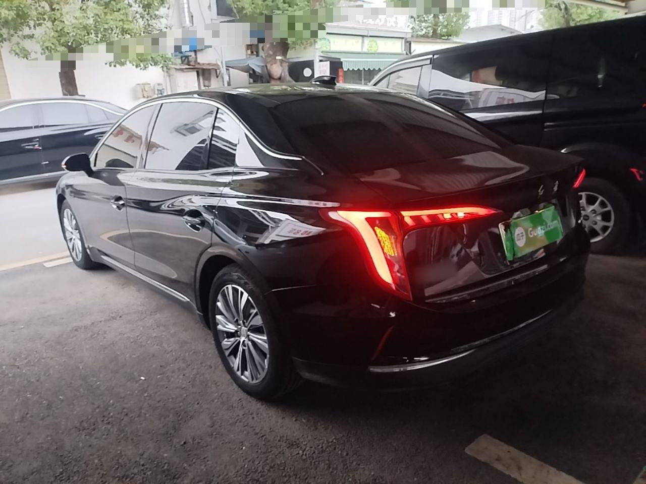 Hongqi E-QM5 - фото 3