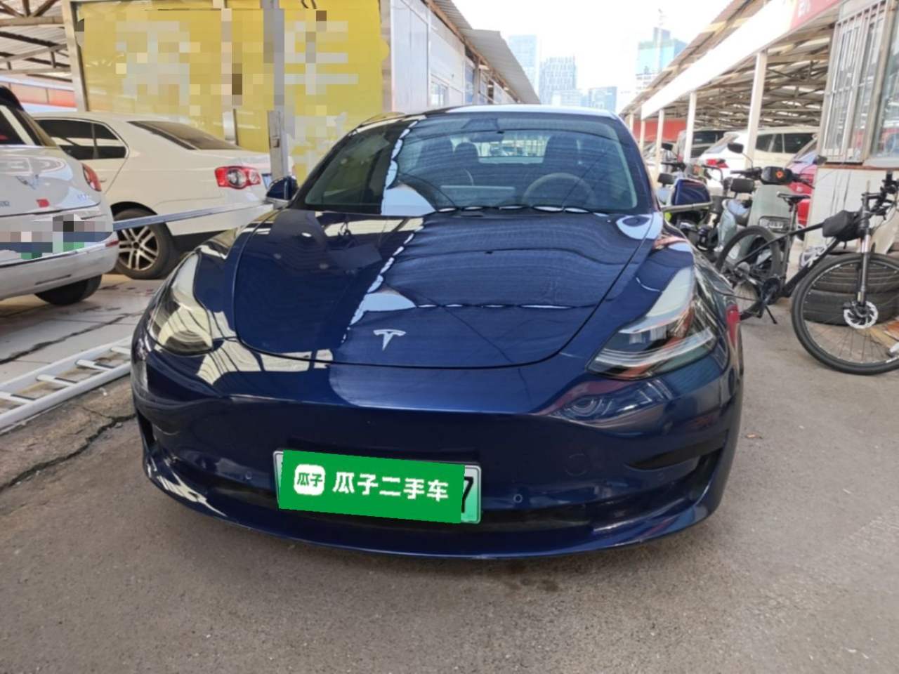 Tesla Model 3 - фото 1