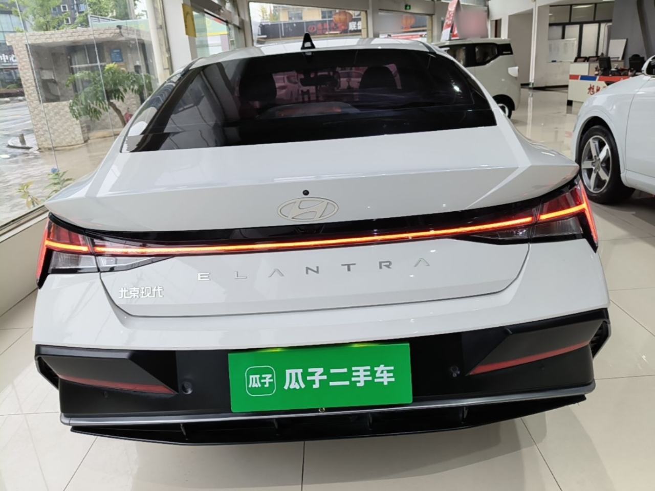 Hyundai Elantra - фото 4