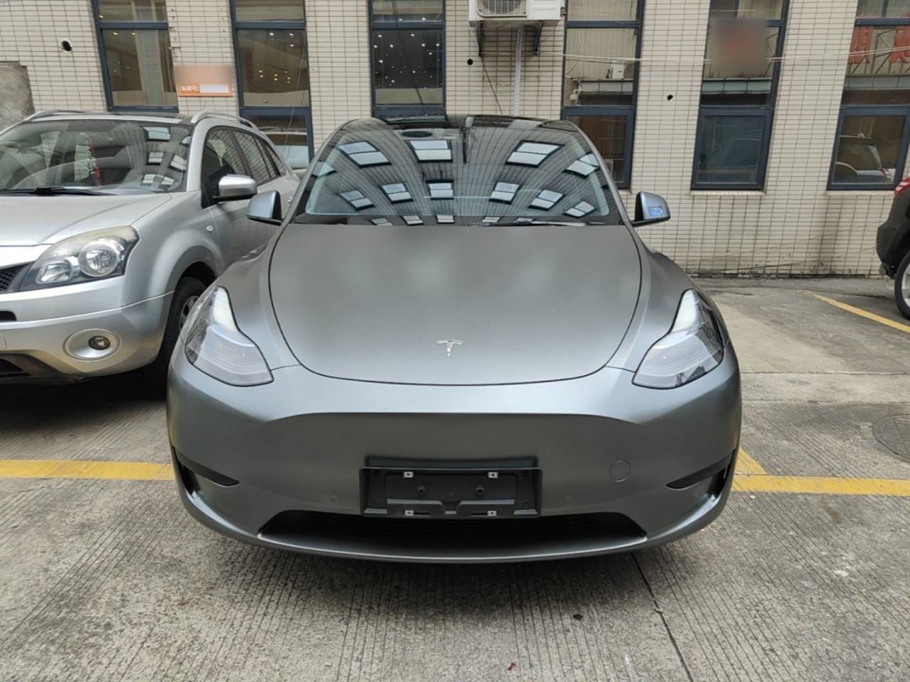 Tesla Model Y - фото 1