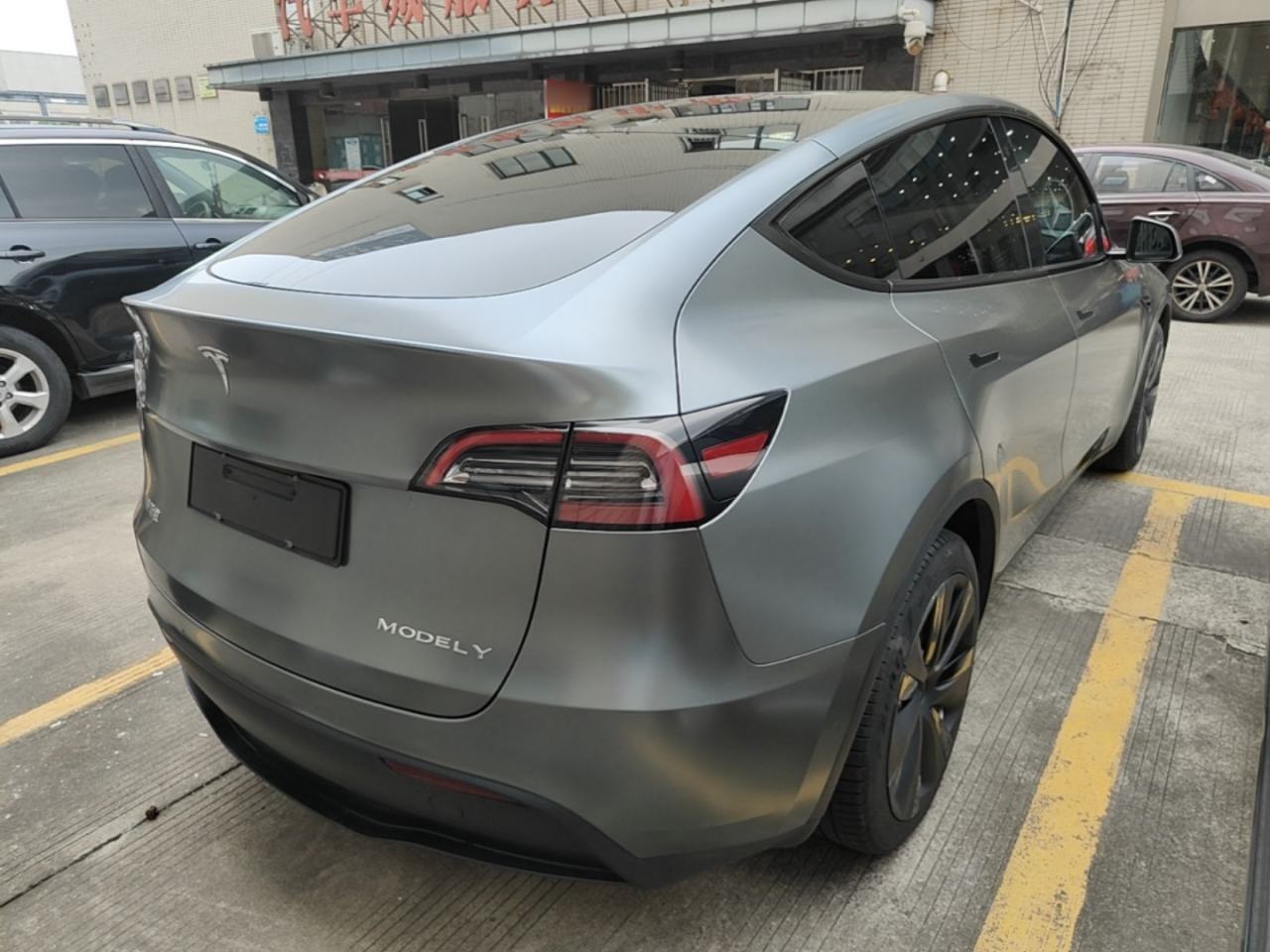 Tesla Model Y - фото 3