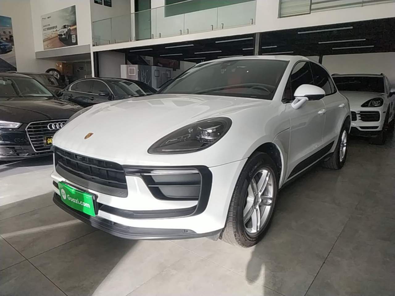 Porsche Macan - фото 0