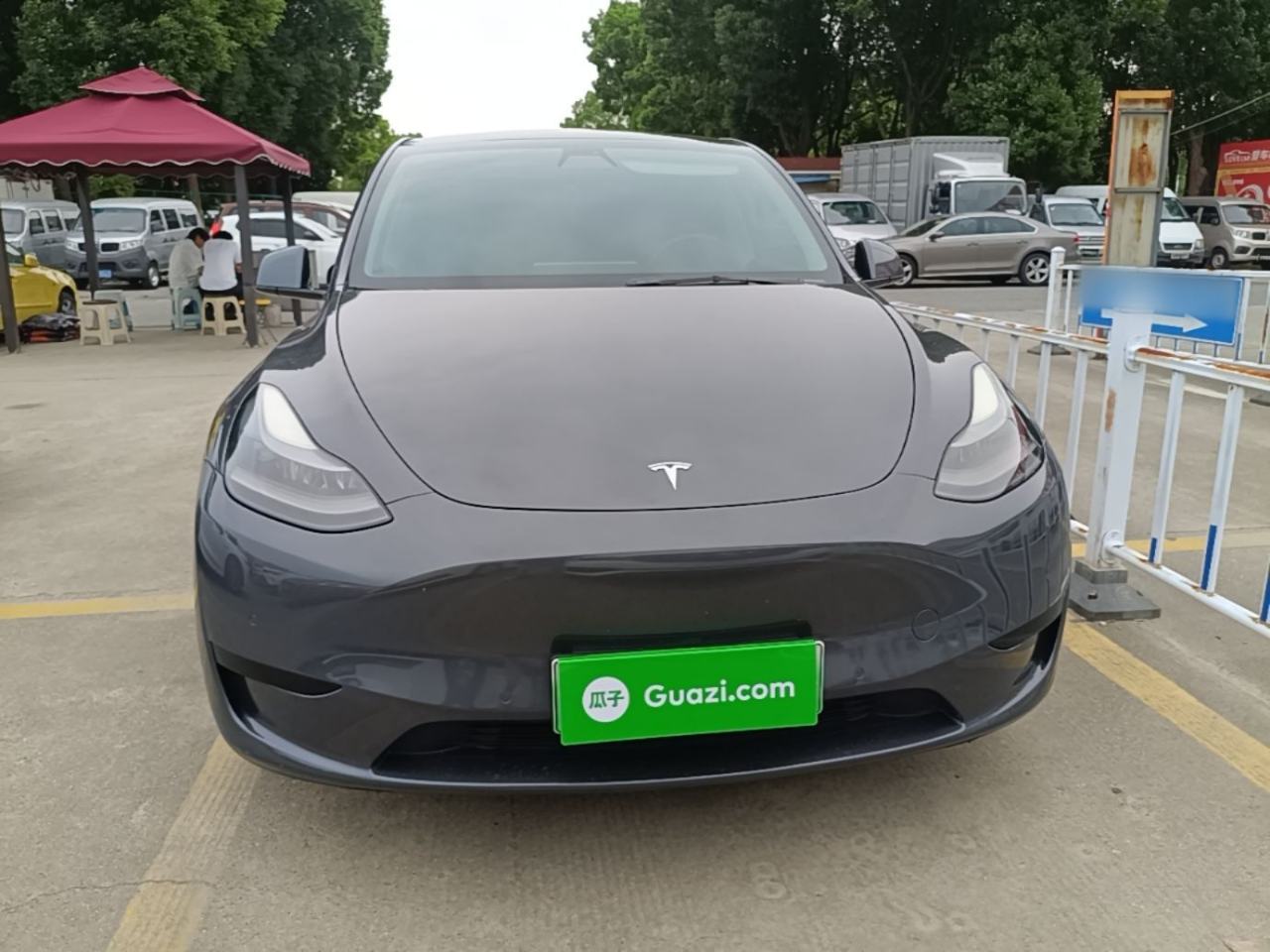Tesla Model Y - фото 1