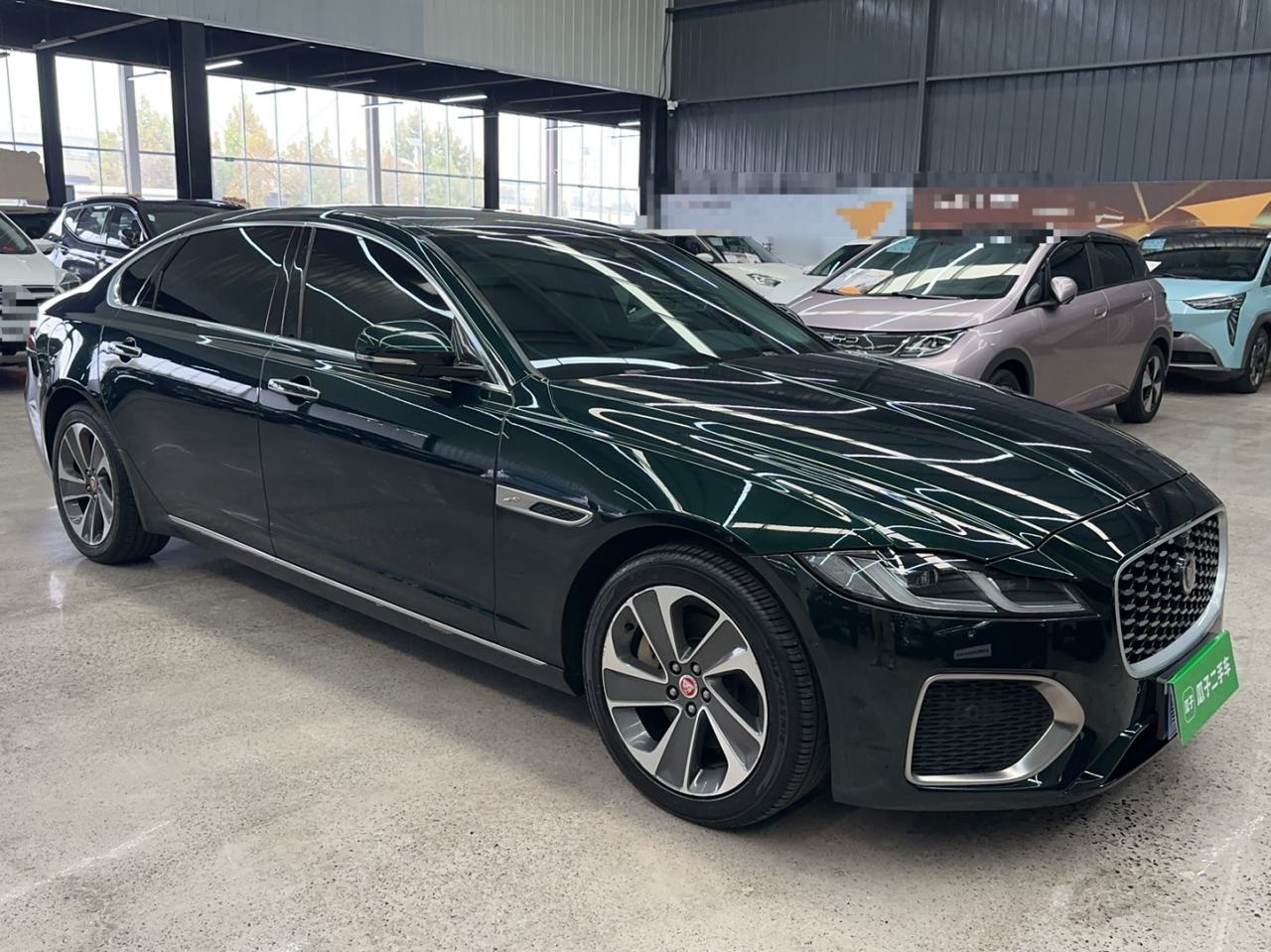 Jaguar XFL - фото 2