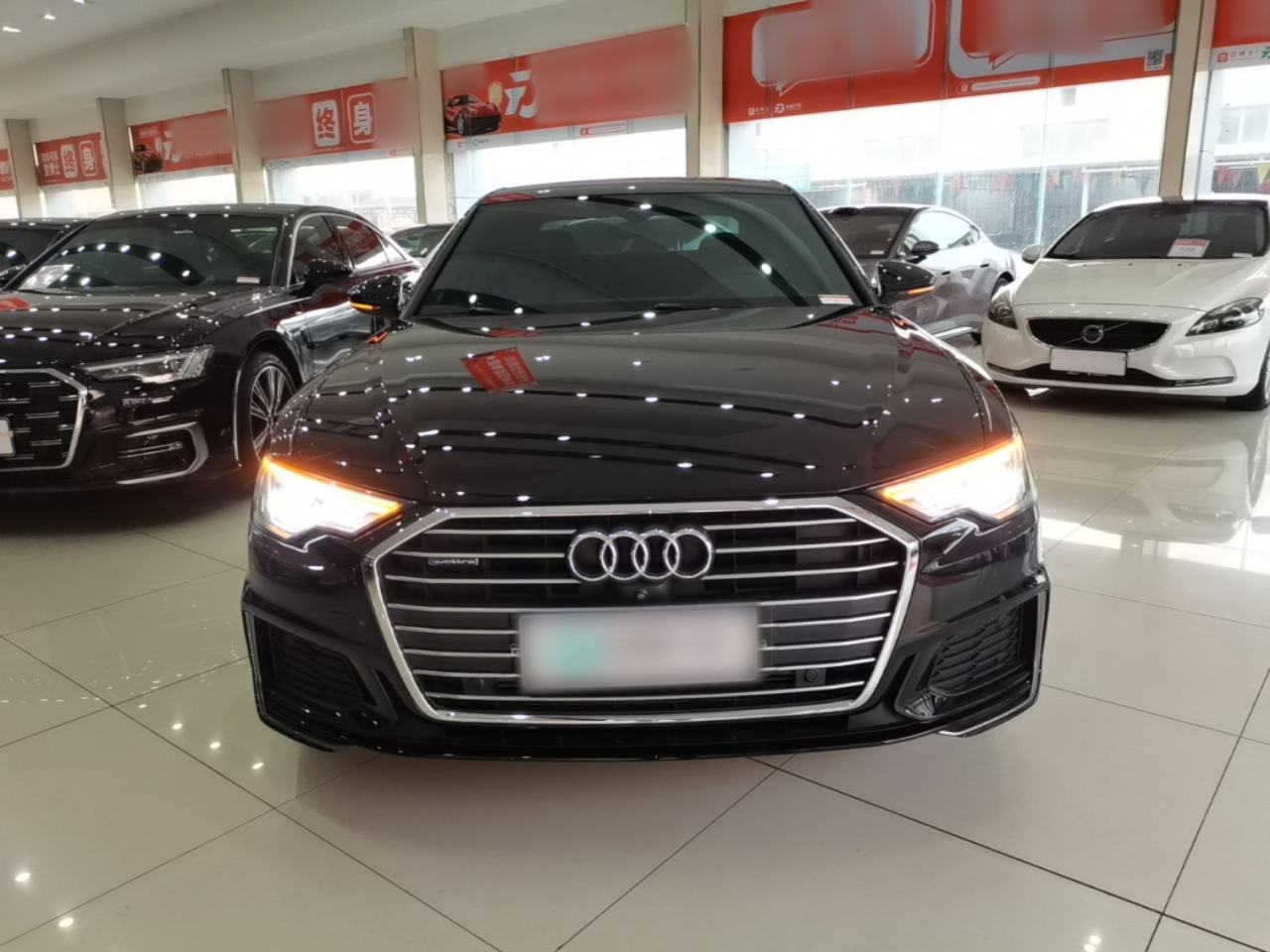 Audi A6L - фото 1