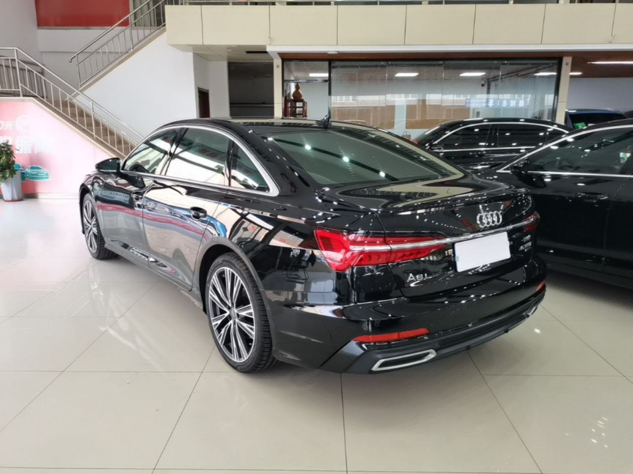 Audi A6L - фото 3
