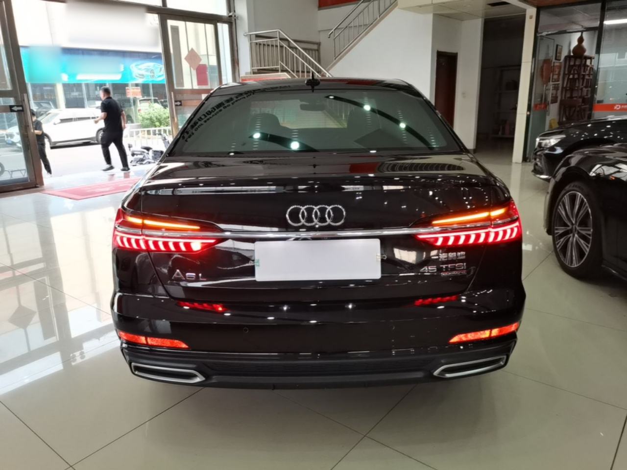 Audi A6L - фото 4