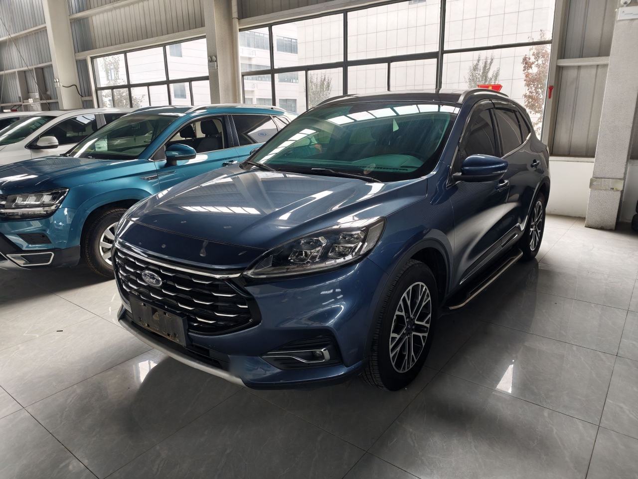 Ford Escape - фото 0