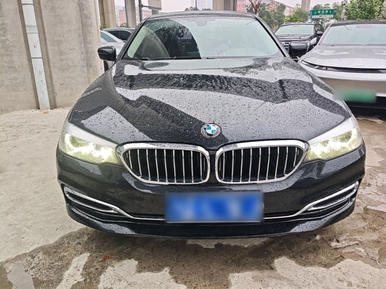 BMW 5-Series - фото 1