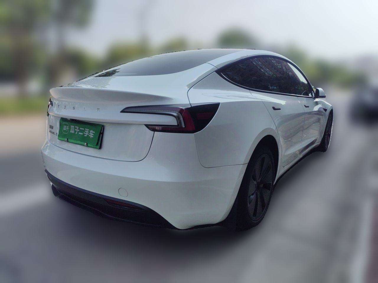 Tesla Model 3 - фото 3