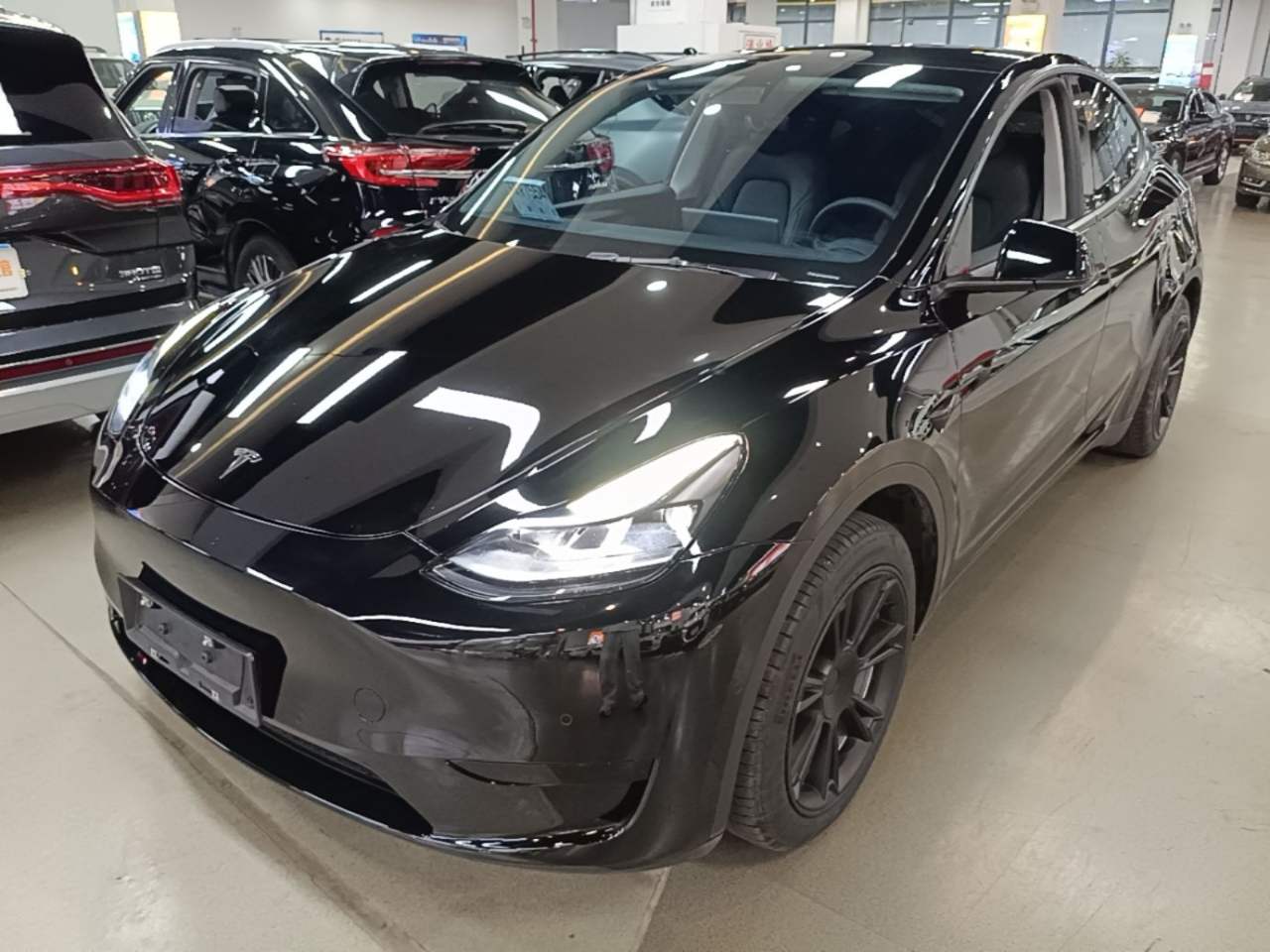 Tesla Model Y - фото 0