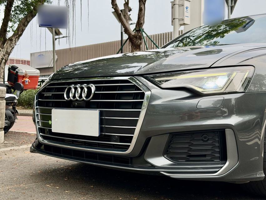 Audi A6L - фото 3