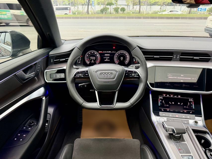 Audi A6L - фото 4