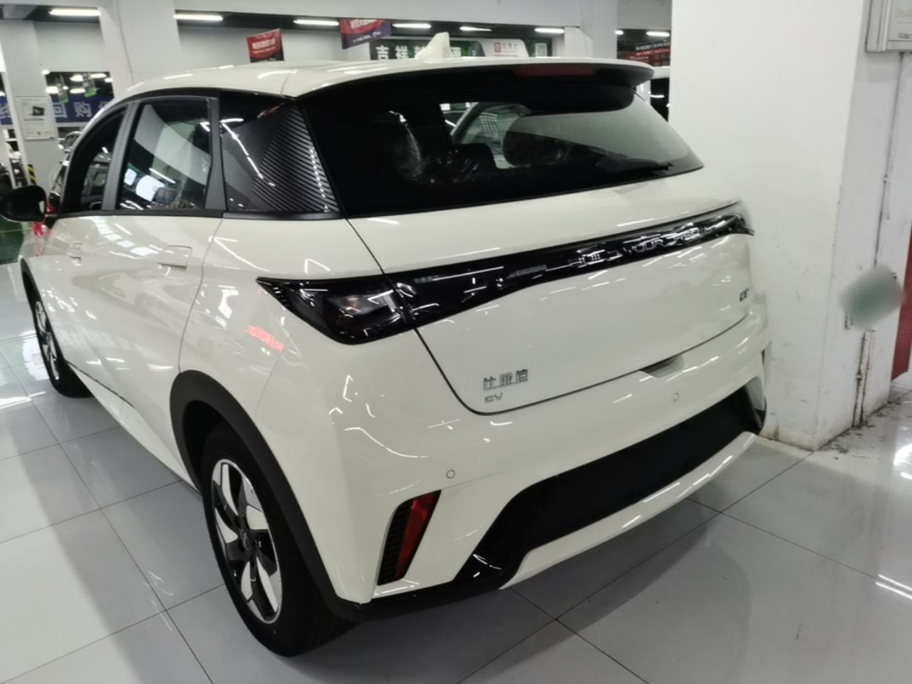 BYD Dolphin - фото 3
