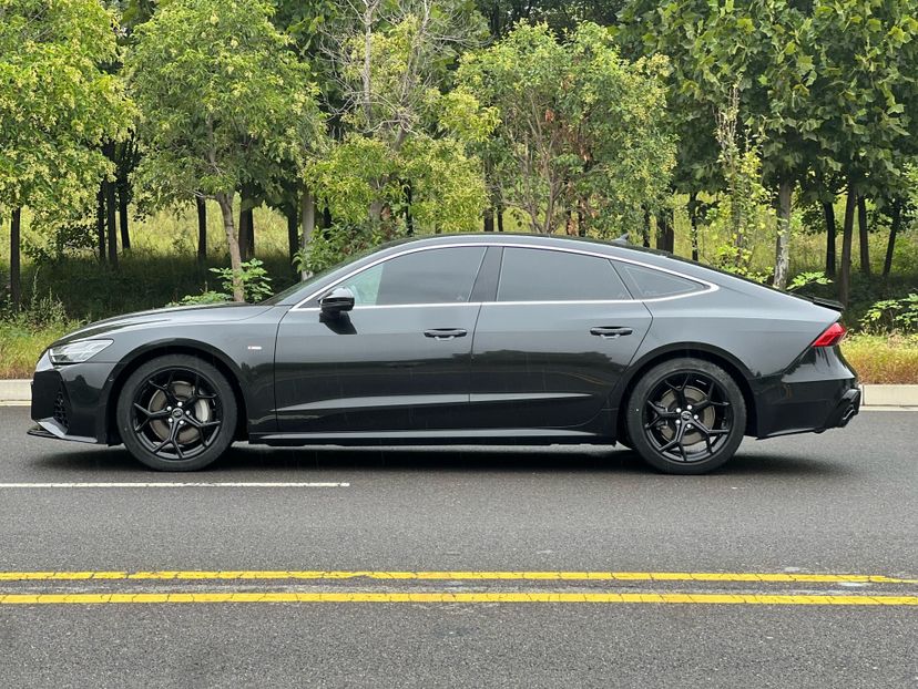 Audi A7 - фото 3