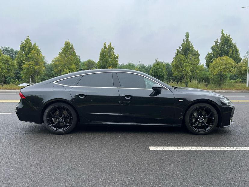 Audi A7 - фото 4