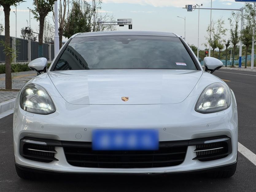 Porsche Panamera - фото 1