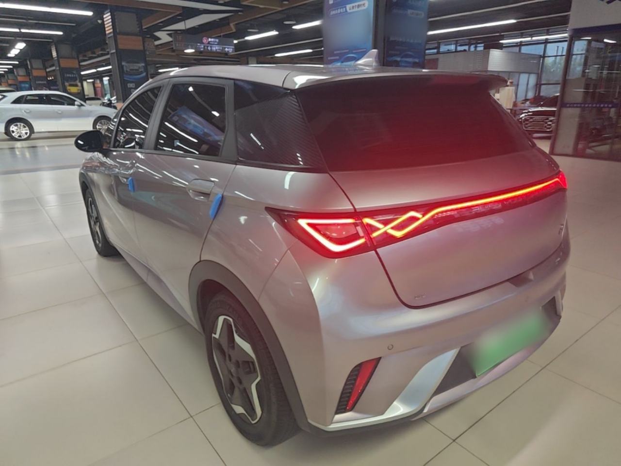 BYD Dolphin - фото 3