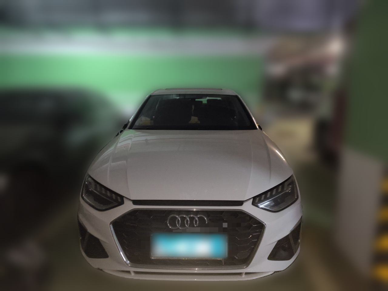 Audi A4L - фото 1