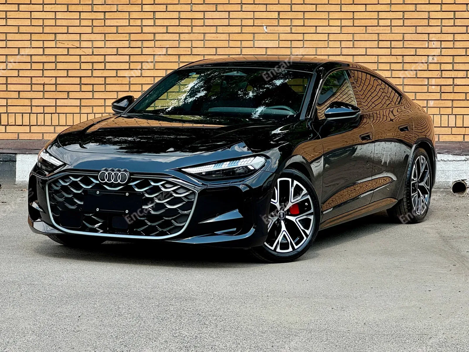 Audi A5L 2026 чёрный — вид спереди три четверти