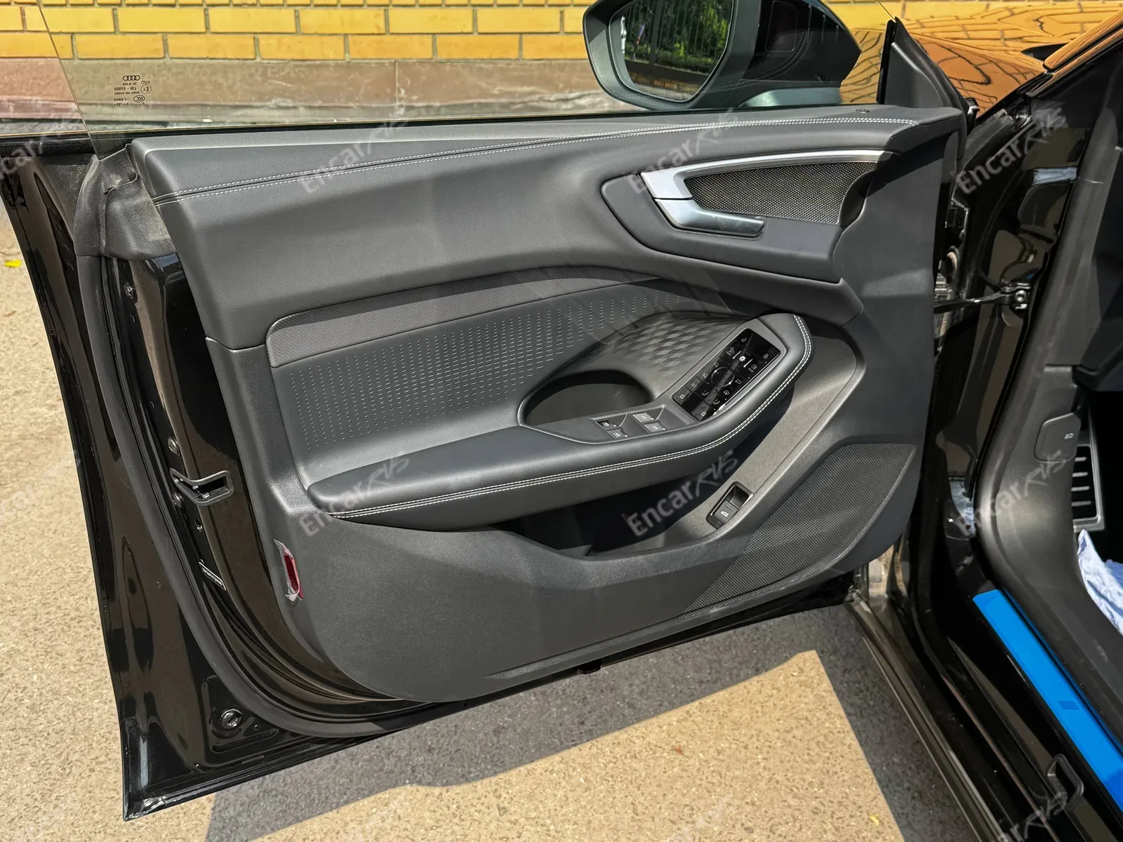 Audi A5L 2026 — отделка двери