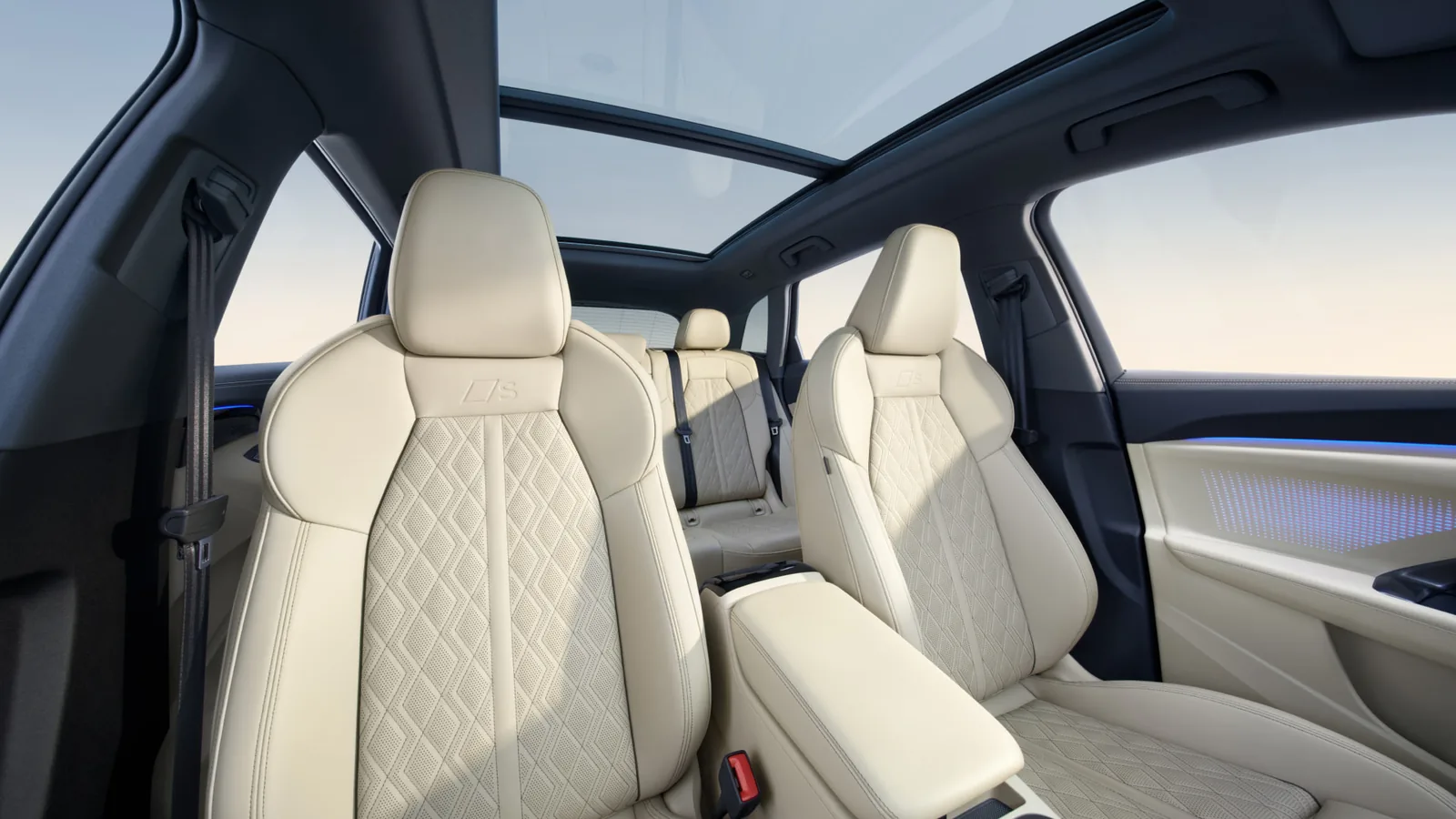 Светлый салон Audi Q5L 2026