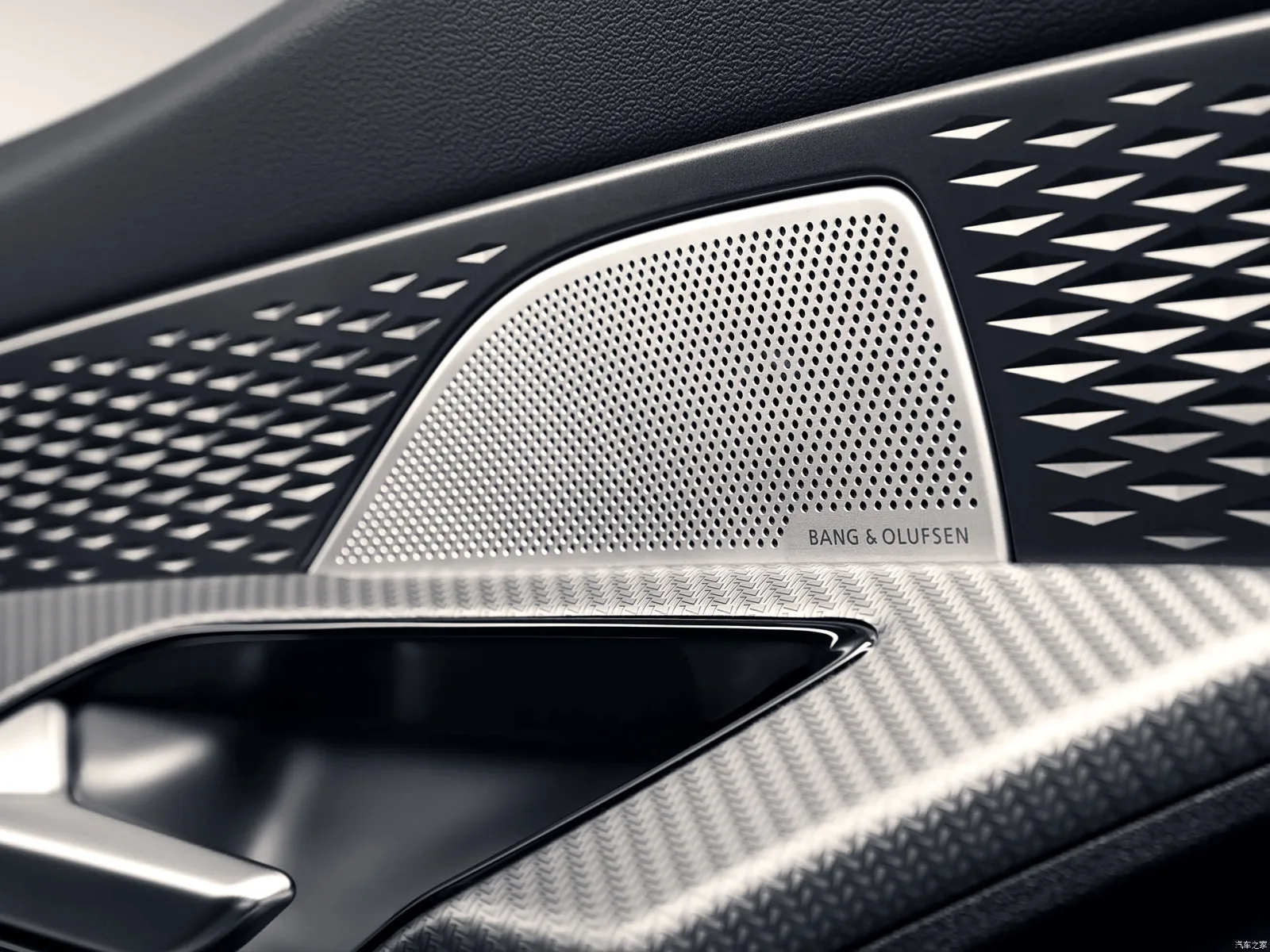 Аудиосистема Bang & Olufsen в Audi Q6 2026