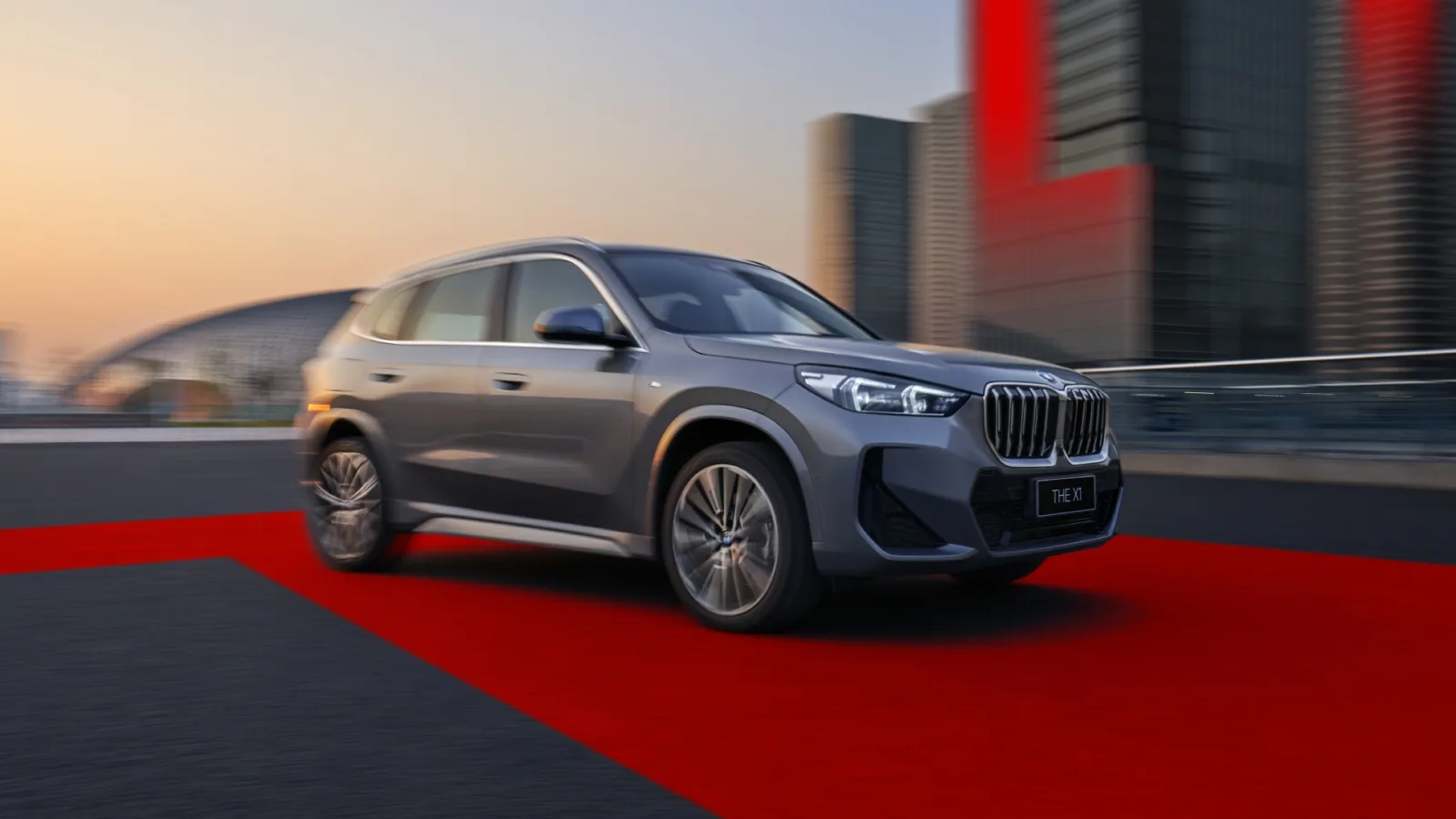 BMW X1 2026 — вид сбоку