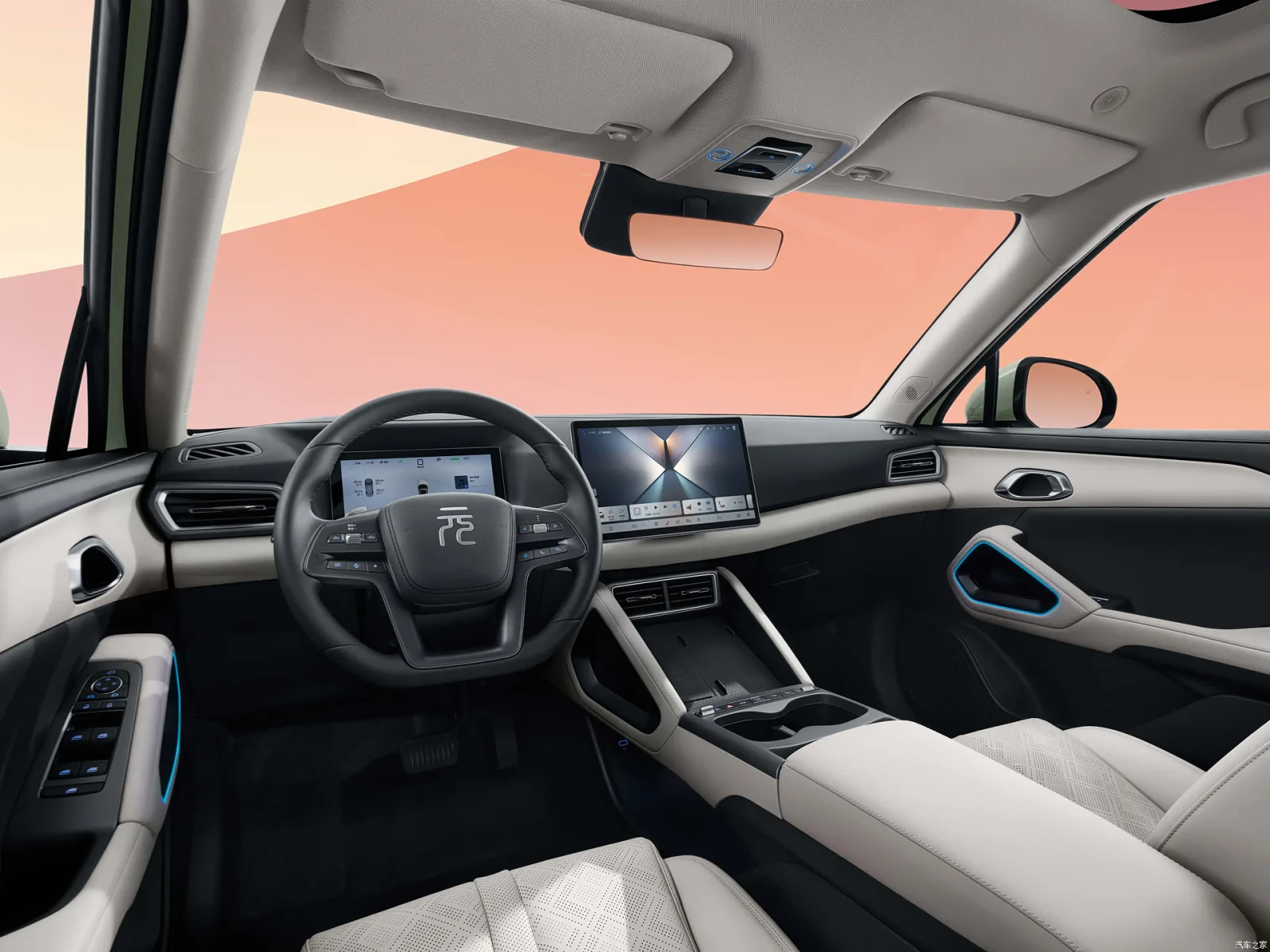 Салон BYD Yuan UP 2026 — место водителя