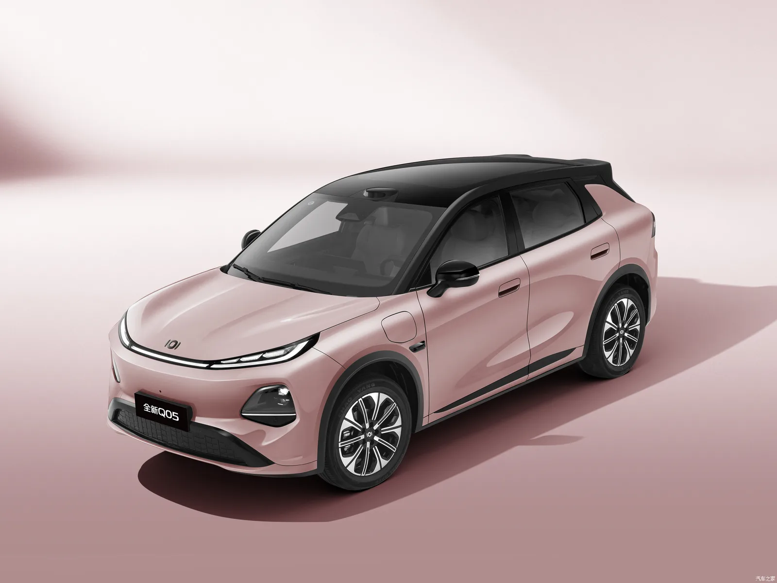Changan Qiyuan Nevo Q05 2026 — вид сверху три четверти