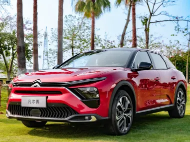 Citroen C5 X китайской сборки — передняя часть