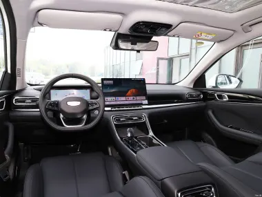 Салон Geely Emgrand 2026 — передняя панель