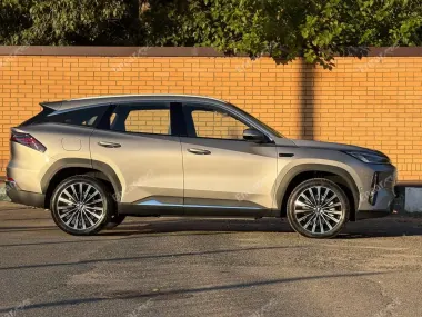 Geely Galaxy M7 2026 — вид сбоку в профиль