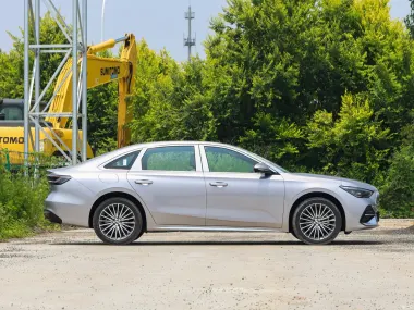 Geely Galaxy Starshine 7 2026 — задняя часть три четверти