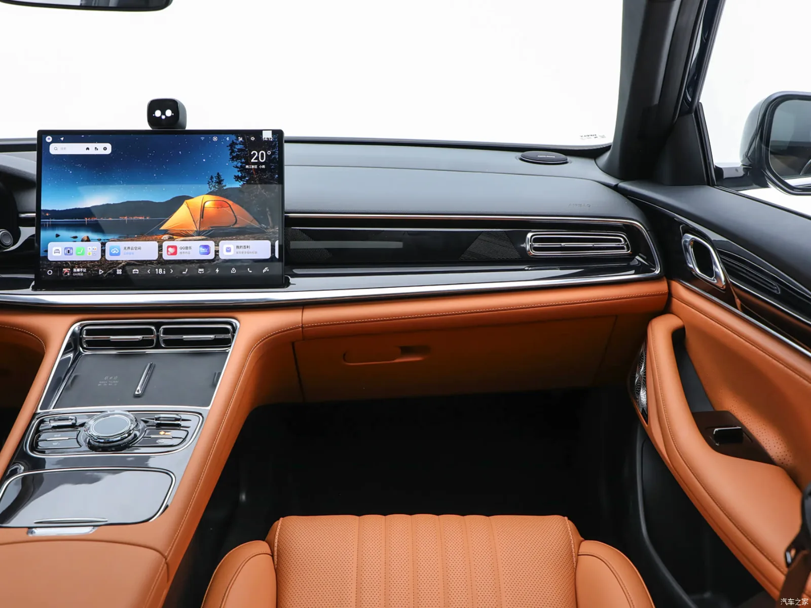 Центральный экран Geely Galaxy Starshine 7 2026