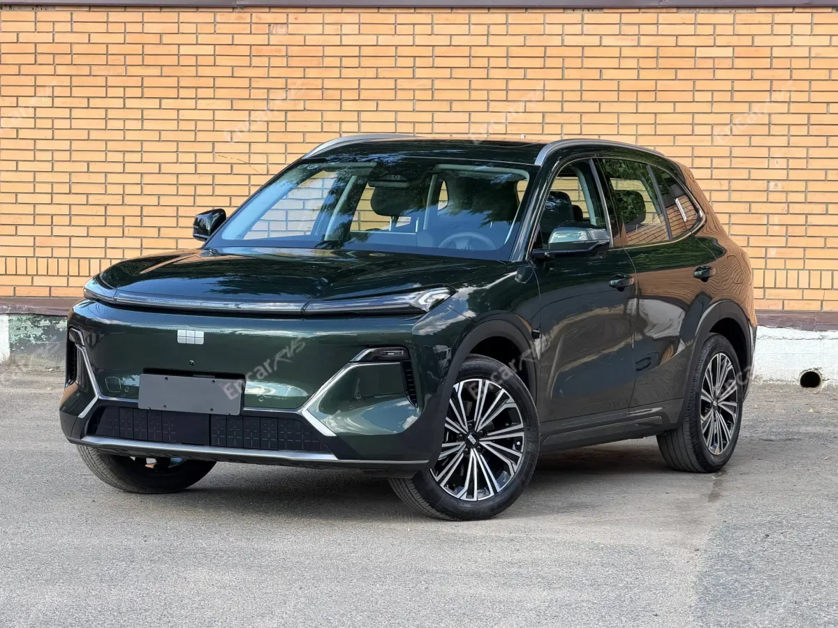 Geely Starship 7 2026 — вид спереди три четверти