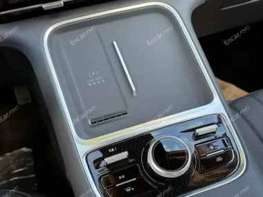 Центральная консоль Geely Starship 7 2026