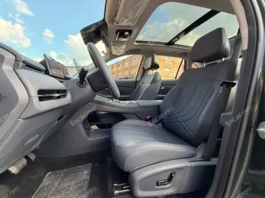 Передние сиденья Geely Starship 7 2026