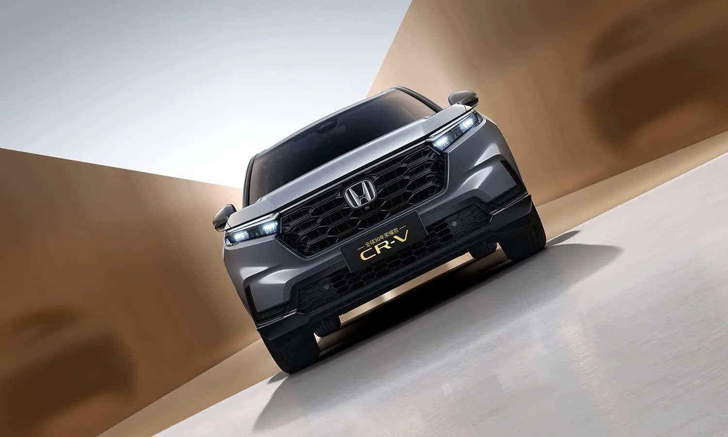 Honda CR-V 2026 — вид спереди