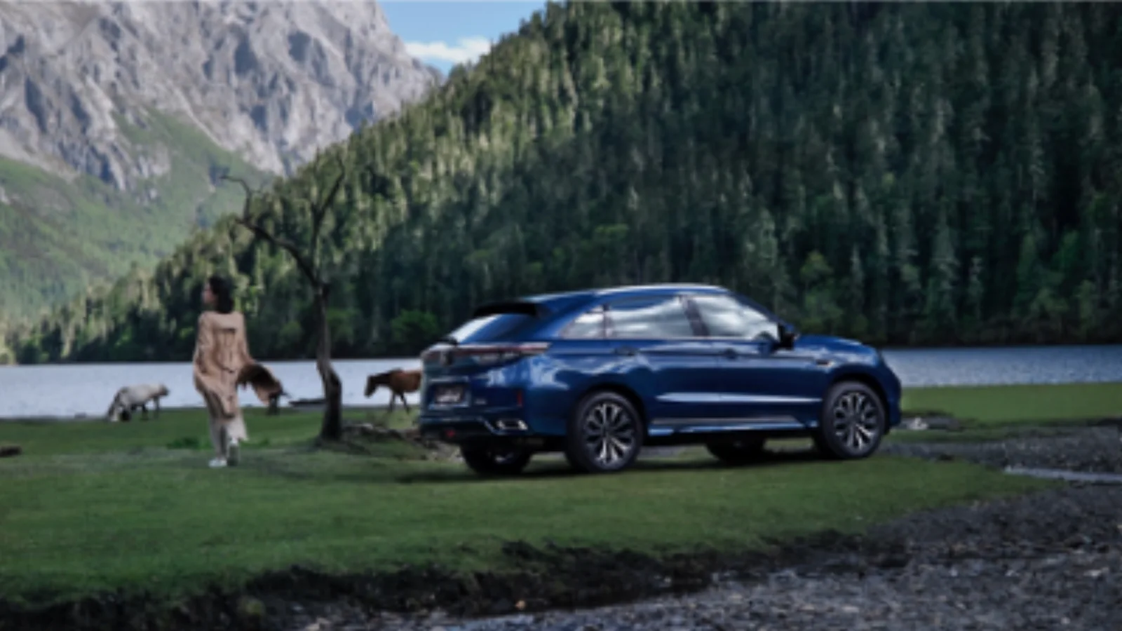 Honda UR-V 2026 — вид сбоку у воды