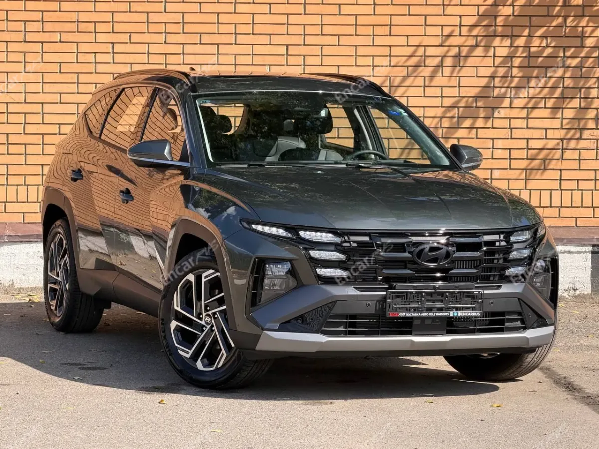 Hyundai Tucson L 2026 — передняя часть справа