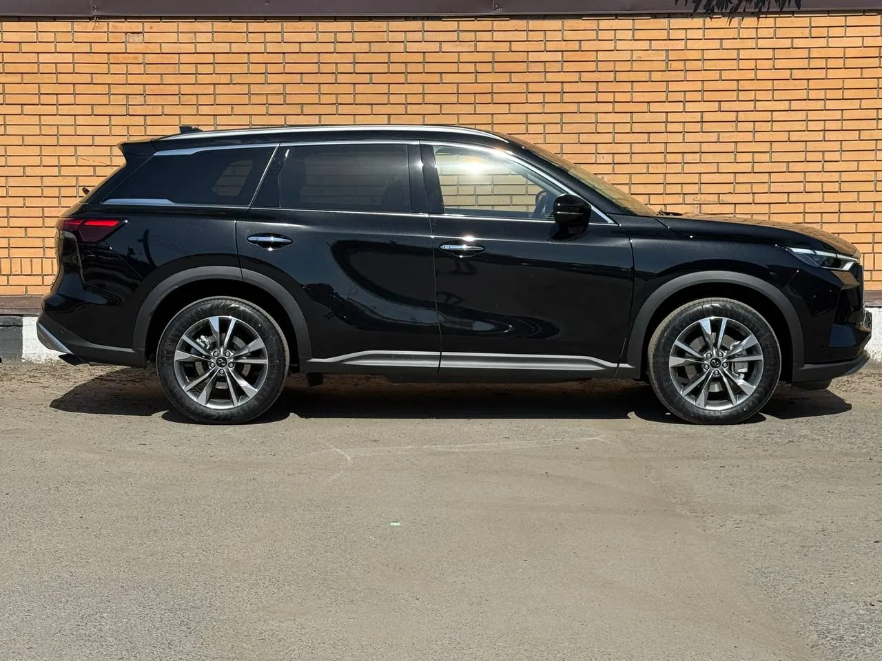 Infiniti QX60 2026 — профиль