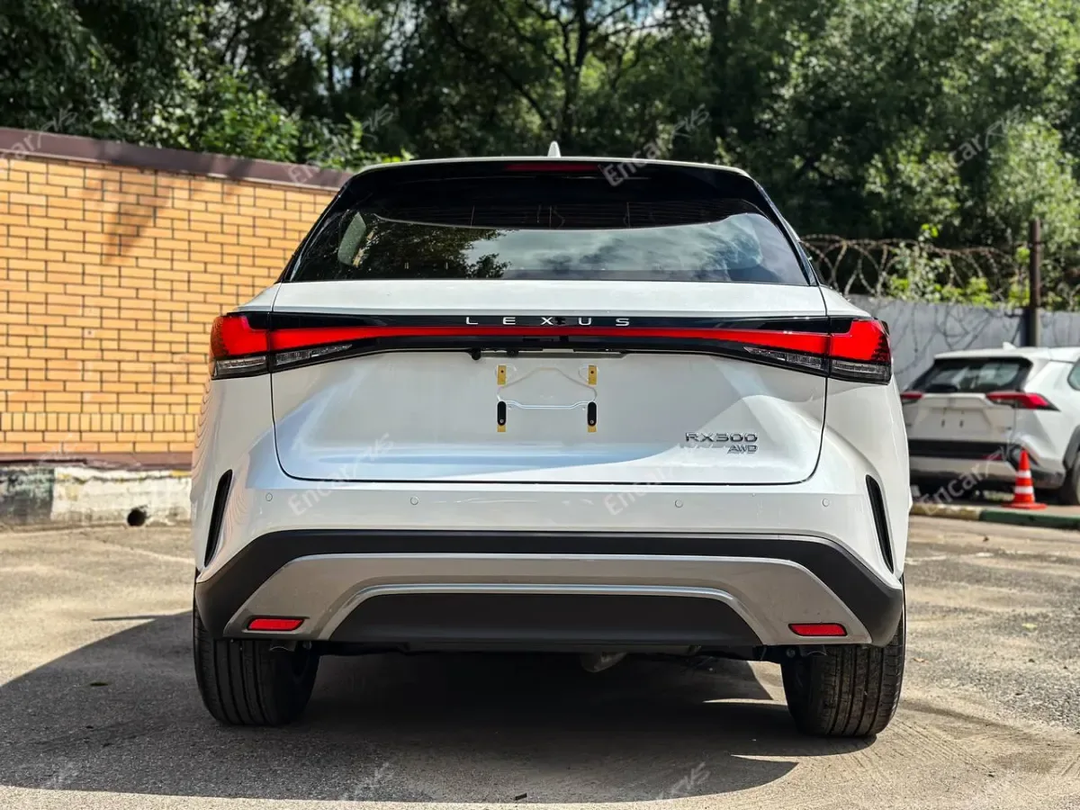 Lexus RX 2026 — вид сзади