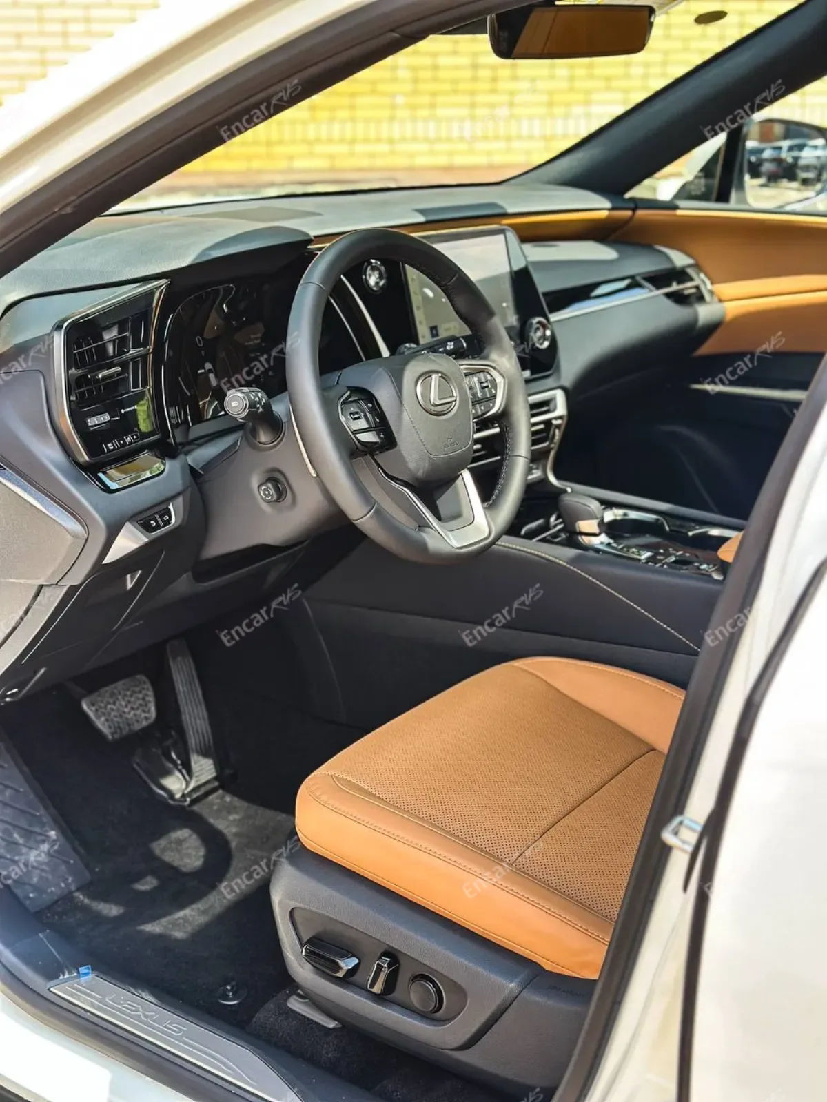 Место водителя Lexus RX 2026