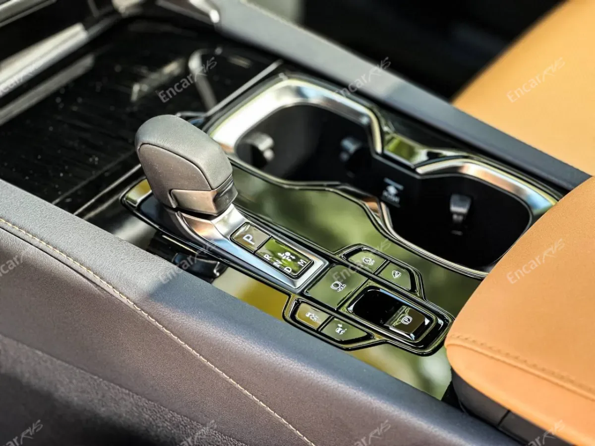 Центральная консоль и селектор Lexus RX 2026