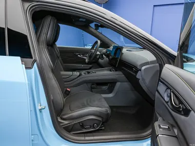 Передние спортивные сиденья Lynk & Co 07 GT 2026