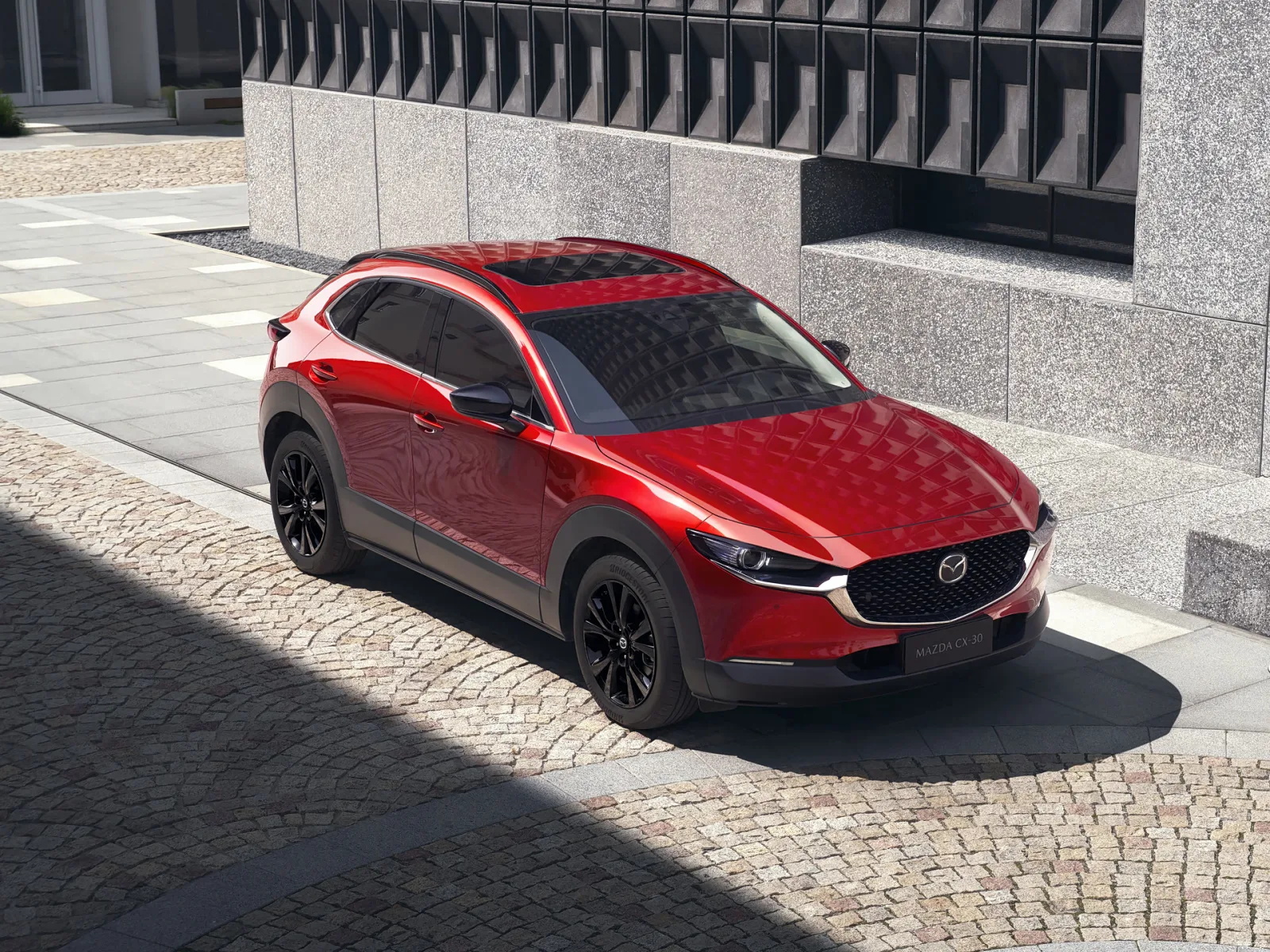 Mazda CX-30 2026 — вид спереди сверху